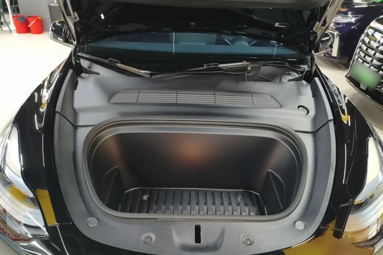 Used Tesla Model Y 2022 Rear-Wheel-Drive Version Engine Bay