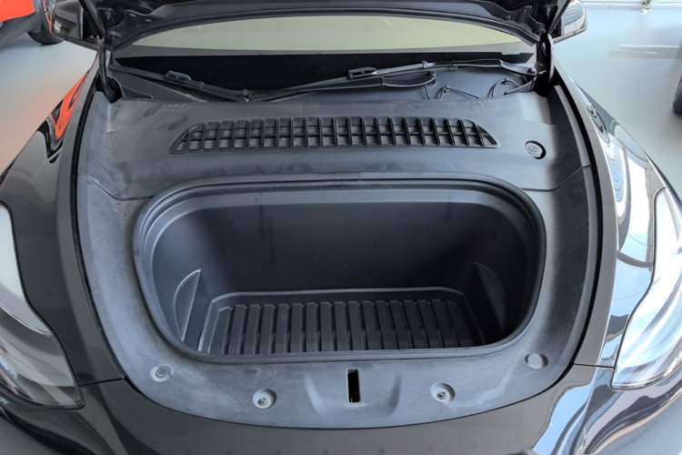 Used Tesla Model Y 2022 Revised Version Rear-Wheel Drive Engine Bay