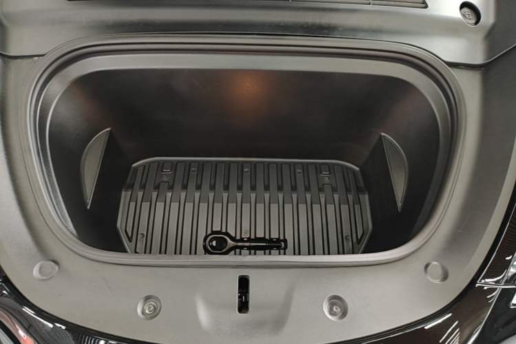 Used Tesla Model Y 2022 Rear-Wheel-Drive Version Engine Bay