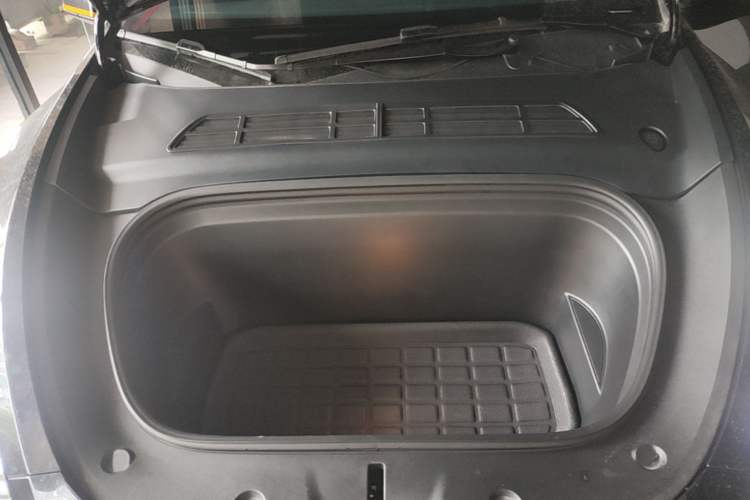 Used Tesla Model Y 2022 Rear-Wheel-Drive Version Engine Bay