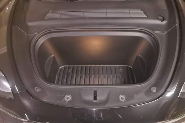 Used Tesla Model Y 2022 Rear-Wheel-Drive Version Engine Bay