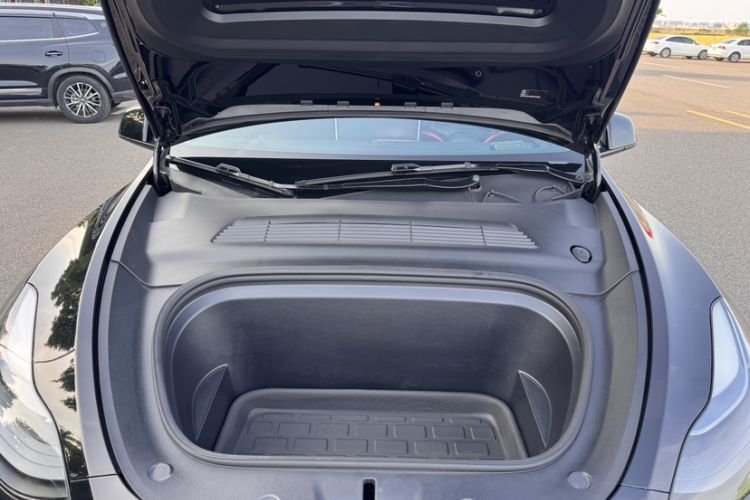 Used Tesla Model Y 2022 Rear-Wheel-Drive Version Engine Bay