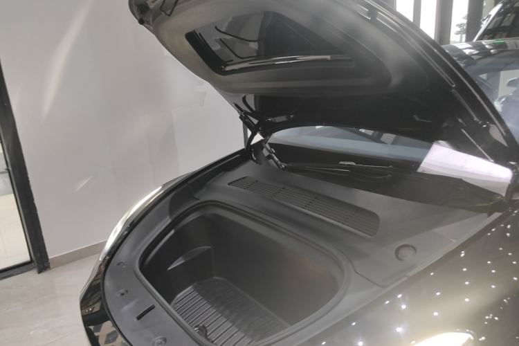 Used Tesla Model Y 2022 Rear-Wheel-Drive Version Engine Bay