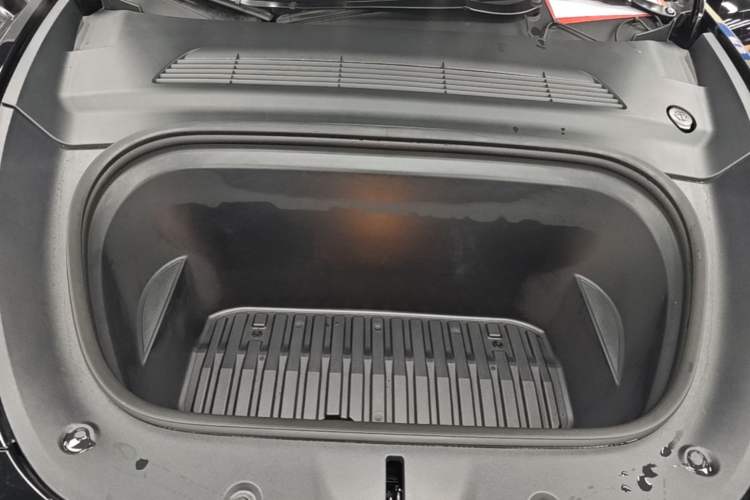 Used Tesla Model Y 2022 Revised Version Rear-Wheel Drive Engine Bay