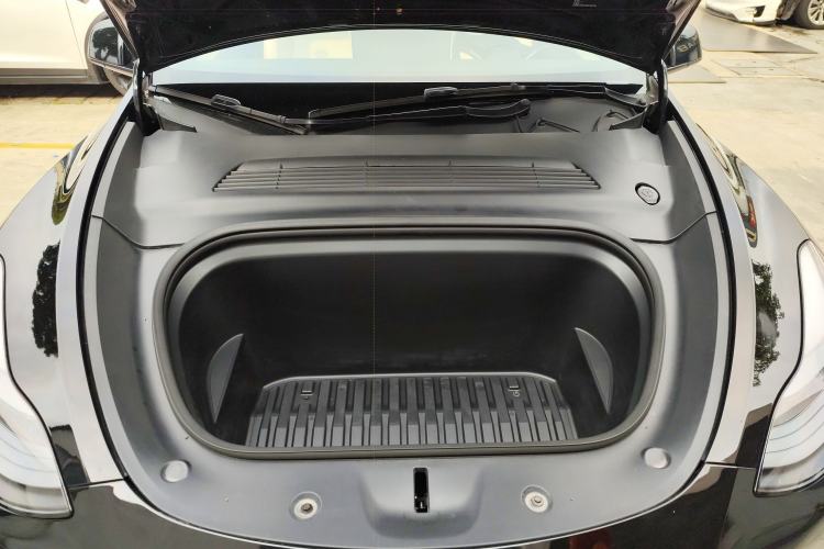 Used Tesla Model Y 2022 Rear-Wheel-Drive Version Engine Bay