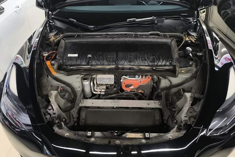 Used Tesla Model Y 2022 Rear-Wheel-Drive Version Engine Bay