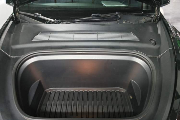Used Tesla Model Y 2022 Revised Version Rear-Wheel Drive Engine Bay