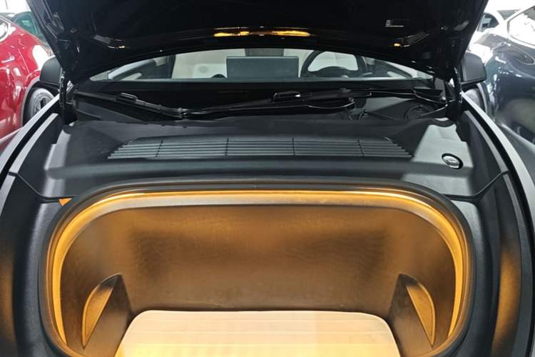 Used Tesla Model Y 2022 Rear-Wheel-Drive Version Engine Bay