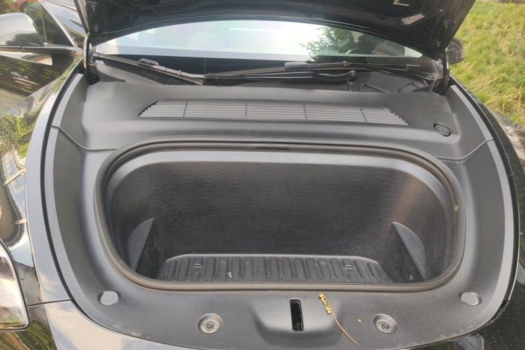 Used Tesla Model Y 2022 Rear-Wheel-Drive Version Engine Bay