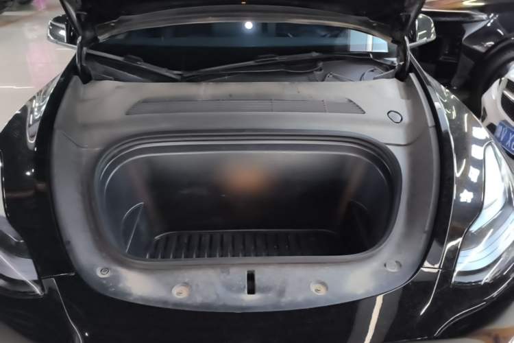 Used Tesla Model Y 2022 Revised Version Rear-Wheel Drive Engine Bay