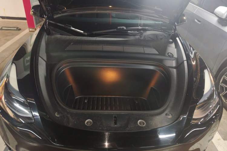 Used Tesla Model Y 2022 Rear-Wheel-Drive Version Engine Bay