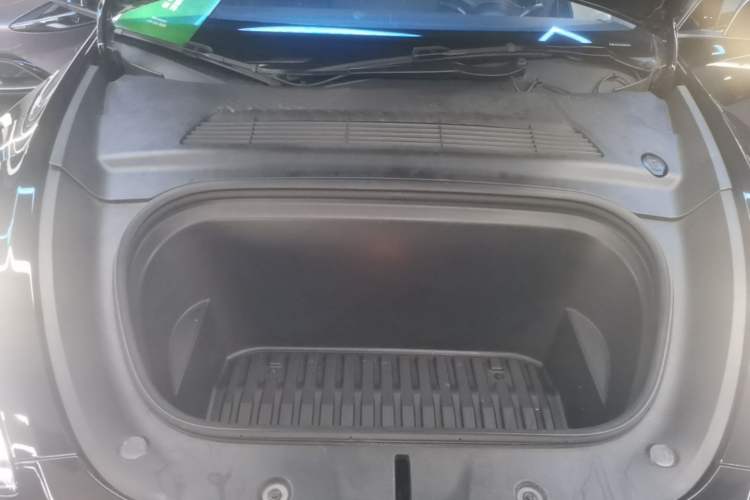 Used Tesla Model Y 2022 Rear-Wheel-Drive Version Engine Bay