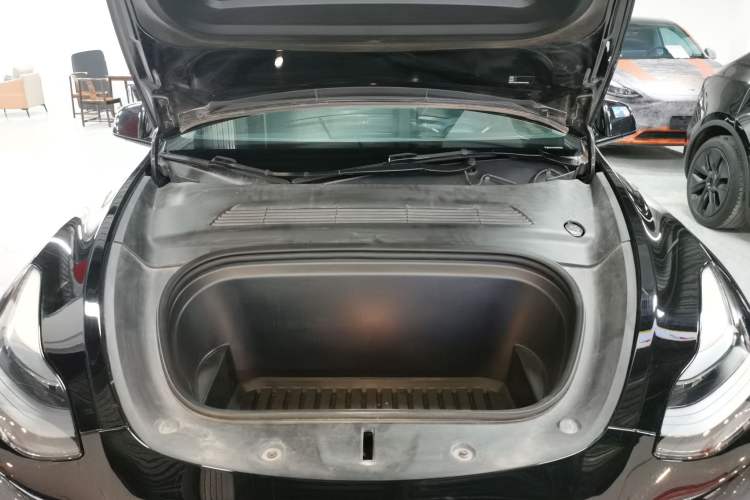 Used Tesla Model Y 2022 Rear-Wheel-Drive Version Engine Bay