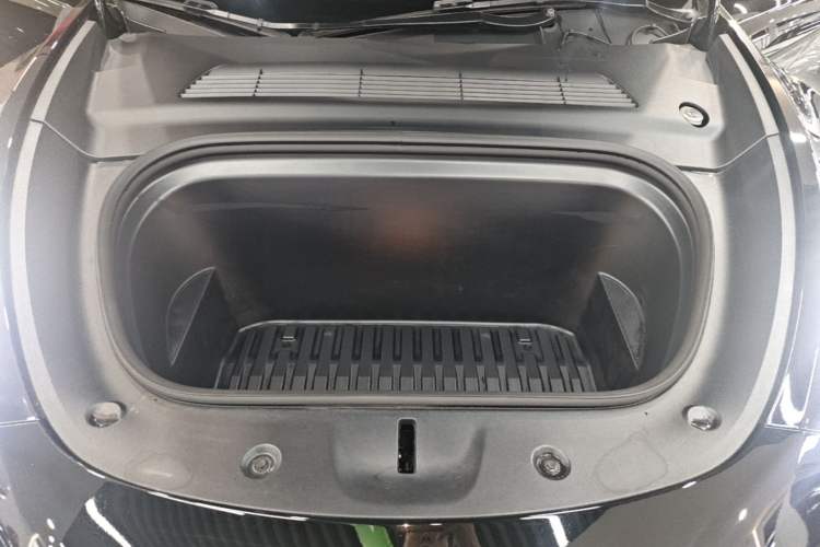 Used Tesla Model Y 2022 Rear-Wheel-Drive Version Engine Bay