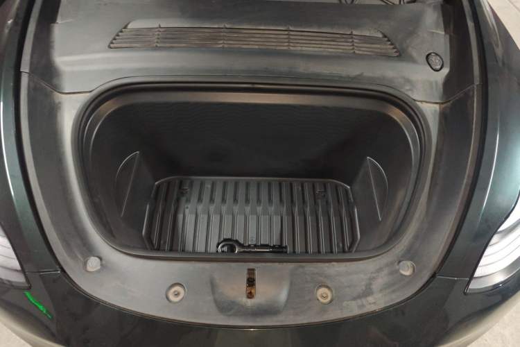 Used Tesla Model Y 2022 Rear-Wheel-Drive Version Engine Bay
