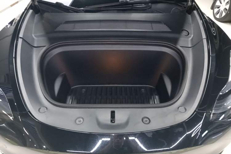 Used Tesla Model Y 2022 Performance High-Performance All-Wheel-Drive Version Engine Bay