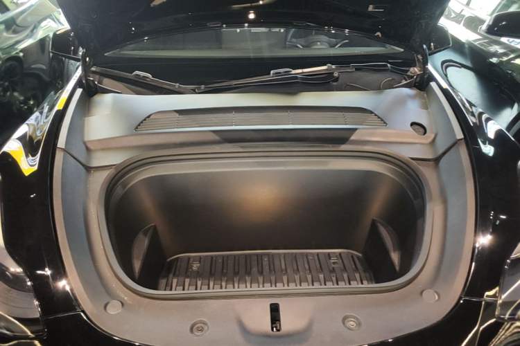 Used Tesla Model Y 2022 Revised Version Rear-Wheel Drive Engine Bay