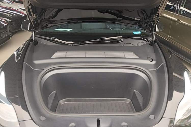 Used Tesla Model Y 2022 Revised Version Rear-Wheel Drive Engine Bay