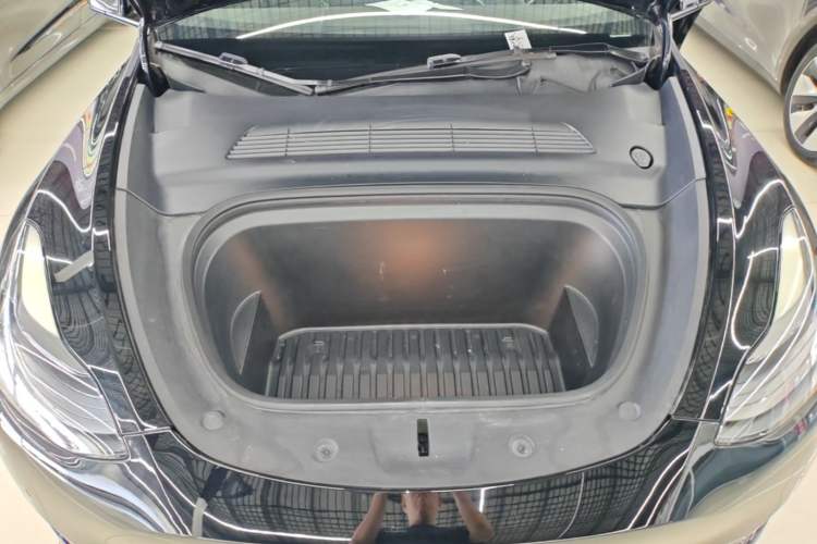 Used Tesla Model Y 2022 Rear-Wheel-Drive Version Engine Bay