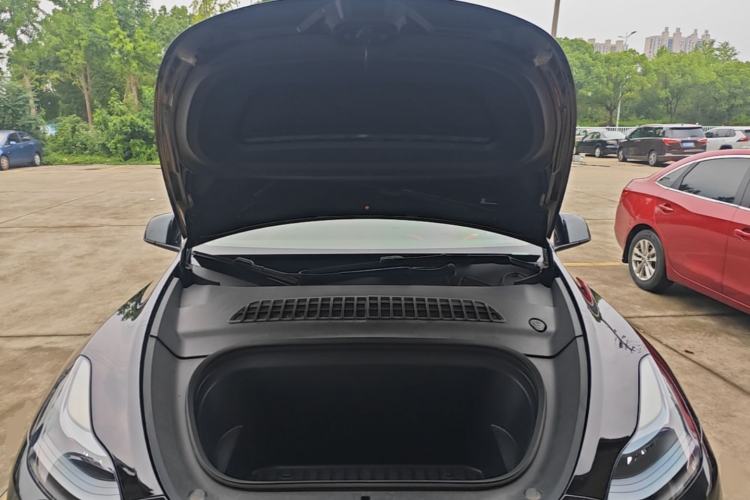 Used Tesla Model Y 2022 Rear-Wheel-Drive Version Engine Bay
