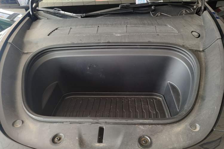 Used Tesla Model Y 2022 Rear-Wheel-Drive Version Engine Bay