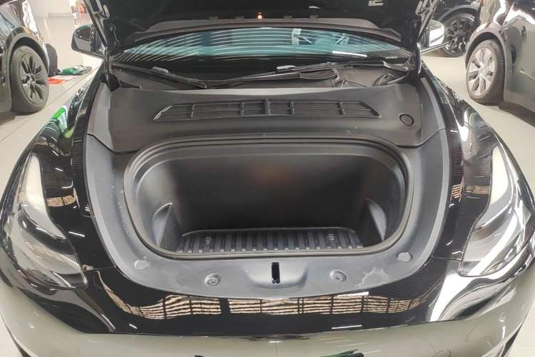Used Tesla Model Y 2022 Revised Version Long-Range All-Wheel Drive Engine Bay