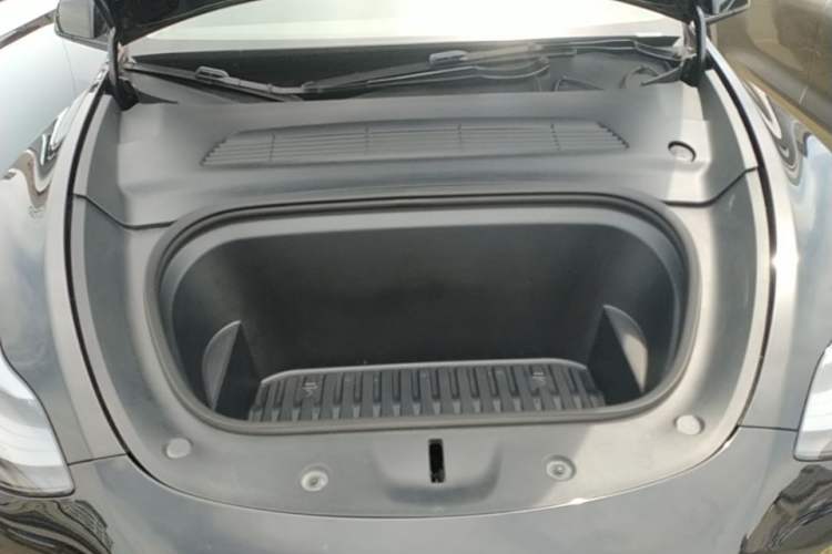 Used Tesla Model Y 2022 Revised Version Rear-Wheel Drive Engine Bay