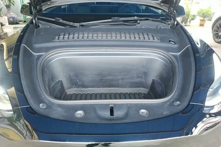 Used Tesla Model Y 2022 Rear-Wheel-Drive Version Engine Bay
