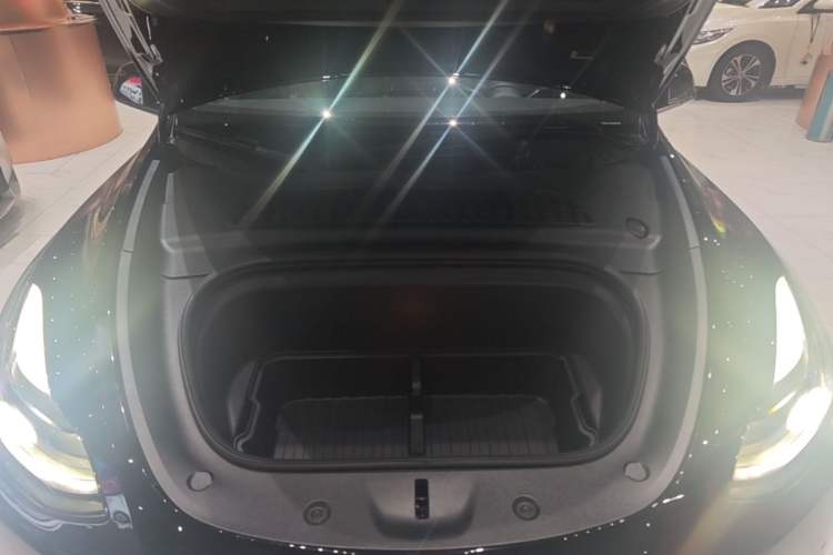 Used Tesla Model Y 2022 Rear-Wheel-Drive Version Engine Bay