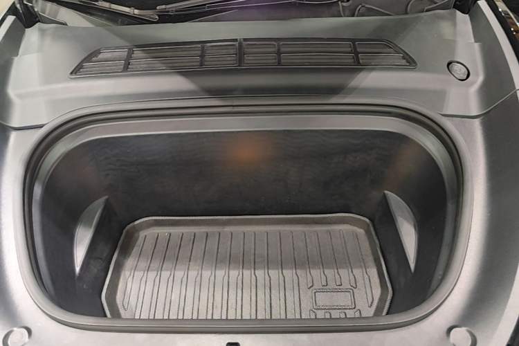 Used Tesla Model Y 2022 Rear-Wheel-Drive Version Engine Bay