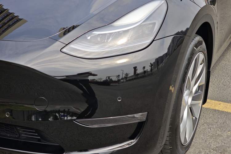 Used Tesla Model Y 2022 Long-Range All-Wheel-Drive Version Exterior 1