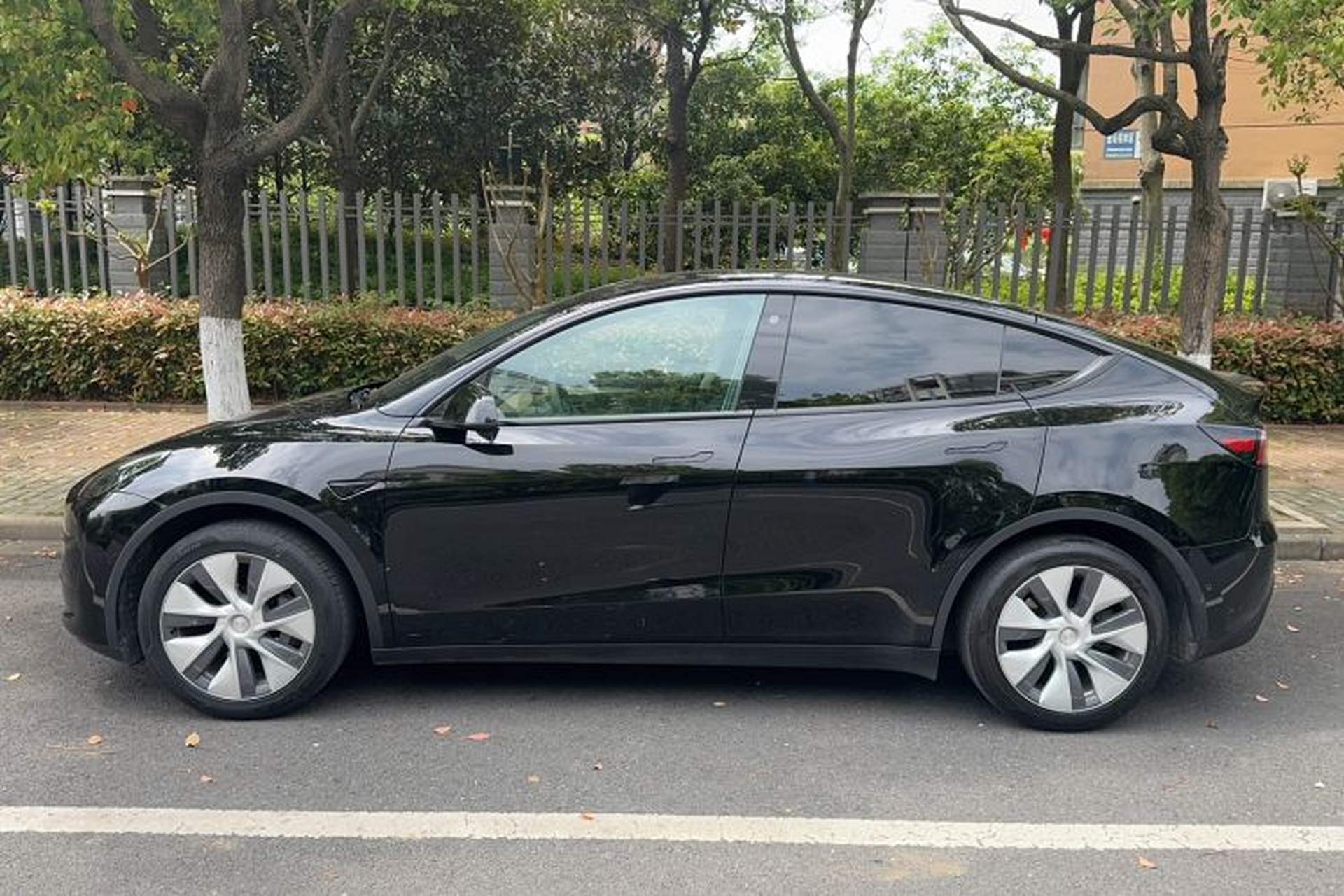 Used Tesla Model Y 2022 Revised Version Rear-Wheel Drive Exterior 1