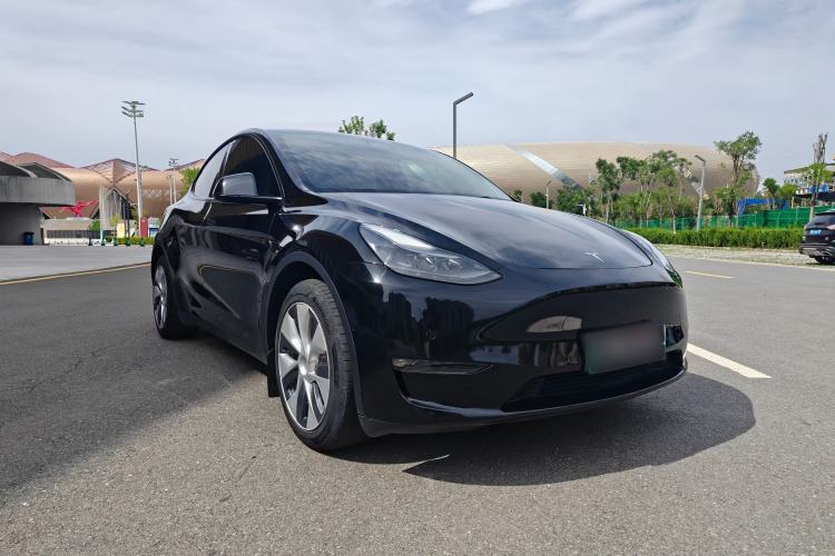 Used Tesla Model Y 2022 Long-Range All-Wheel-Drive Version Exterior 1
