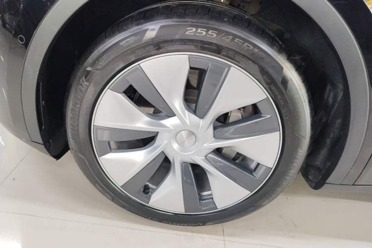 Used Tesla Model Y 2022 Revised Version Rear-Wheel Drive Exterior 1