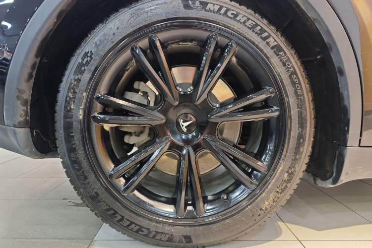 Used Tesla Model Y 2022 Revised Version Rear-Wheel Drive Exterior 1
