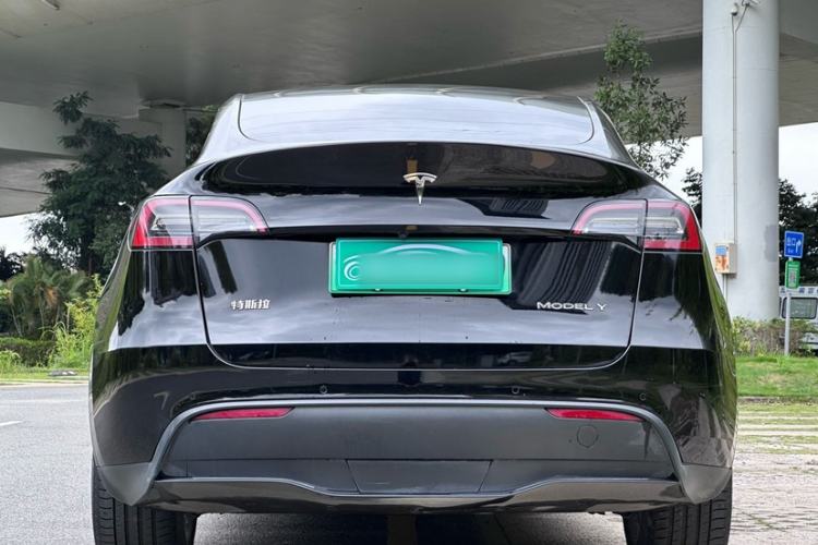 Used Tesla Model Y 2022 Long-Range All-Wheel-Drive Version Exterior 1