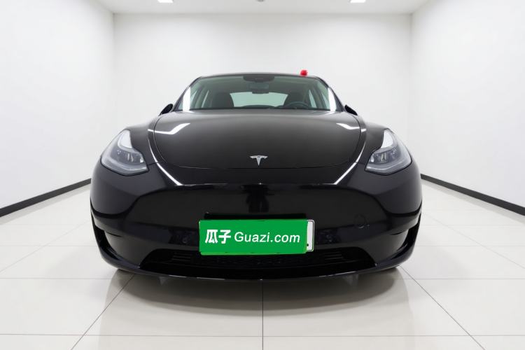 Tesla Model Y 2022 — 2