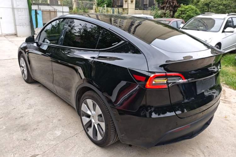 Used Tesla Model Y 2022 Rear-Wheel-Drive Version Exterior 2