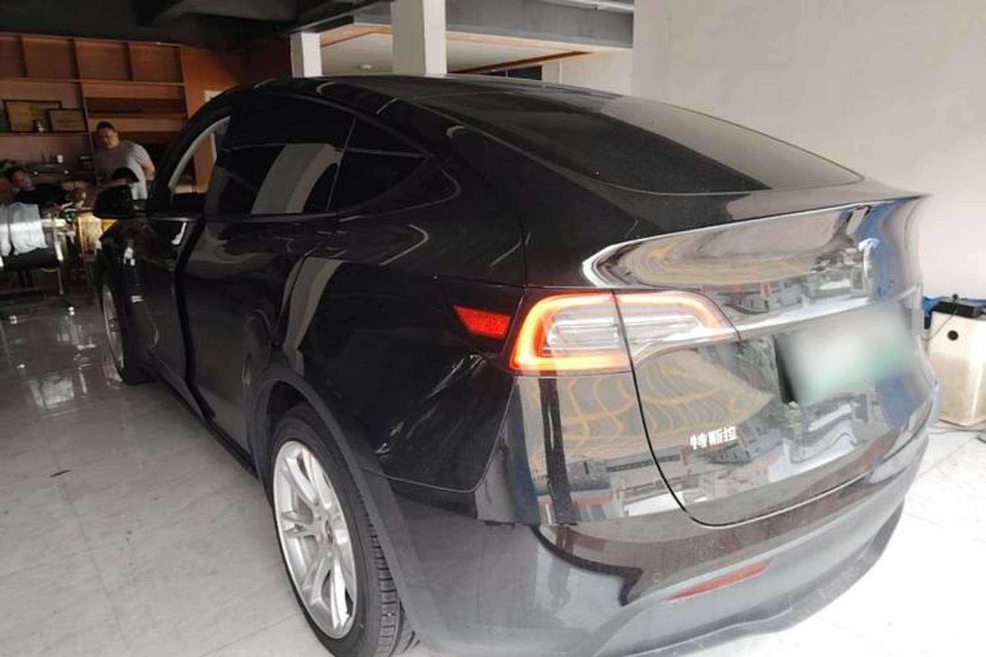 Used Tesla Model Y 2022 Rear-Wheel-Drive Version Exterior 2