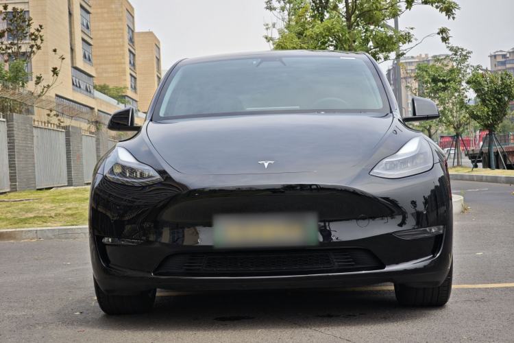 Used Tesla Model Y 2022 Long-Range All-Wheel-Drive Version Exterior 2