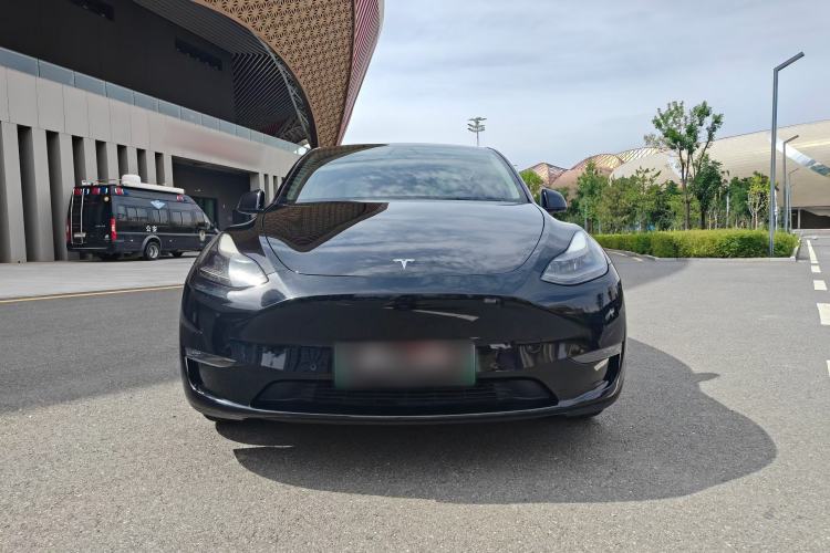 Used Tesla Model Y 2022 Long-Range All-Wheel-Drive Version Exterior 2