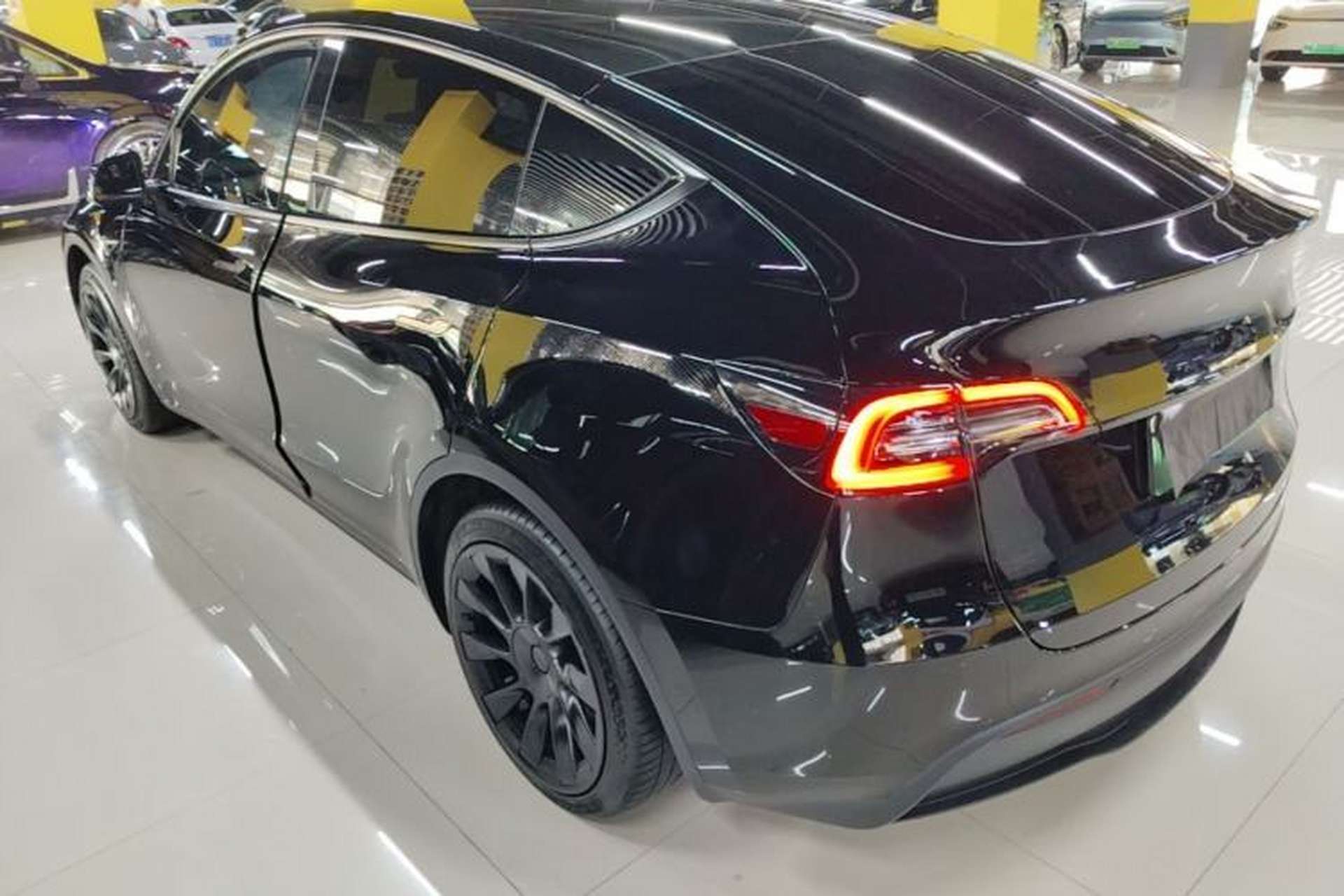 Used Tesla Model Y 2022 Rear-Wheel-Drive Version Exterior 2