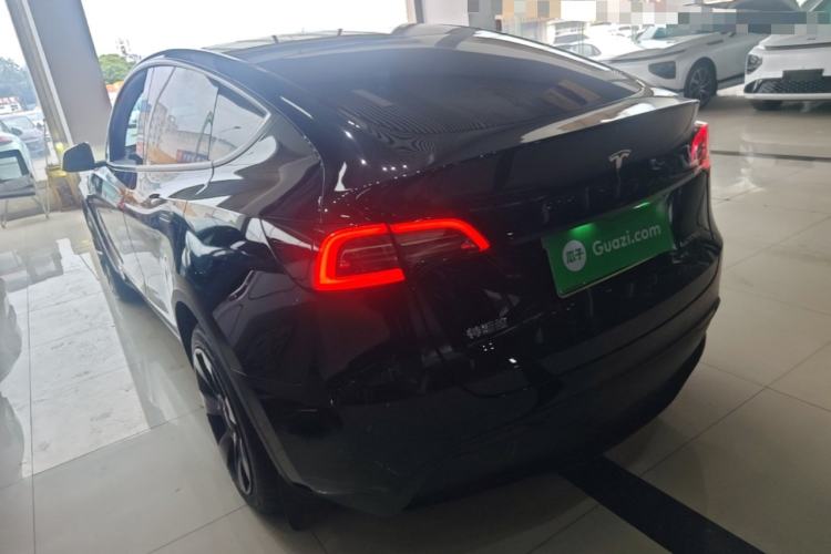 Used Tesla Model Y 2022 Long-Range All-Wheel-Drive Version Exterior 2