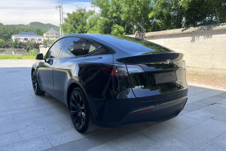 Used Tesla Model Y 2022 Rear-Wheel-Drive Version Exterior 2