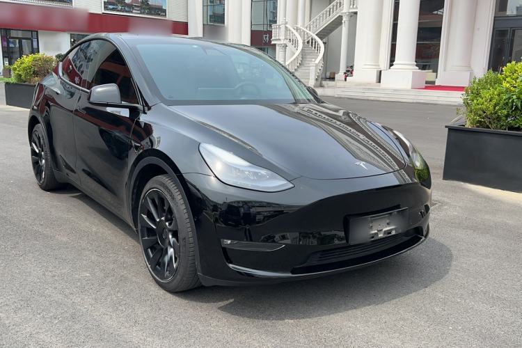 Used Tesla Model Y 2022 Long-Range All-Wheel-Drive Version Exterior 2
