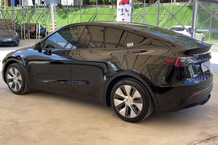 Used Tesla Model Y 2022 Rear-Wheel-Drive Version Exterior 2