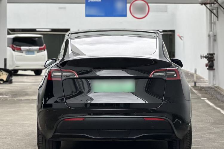 Used Tesla Model Y 2022 Long-Range All-Wheel-Drive Version Exterior 2