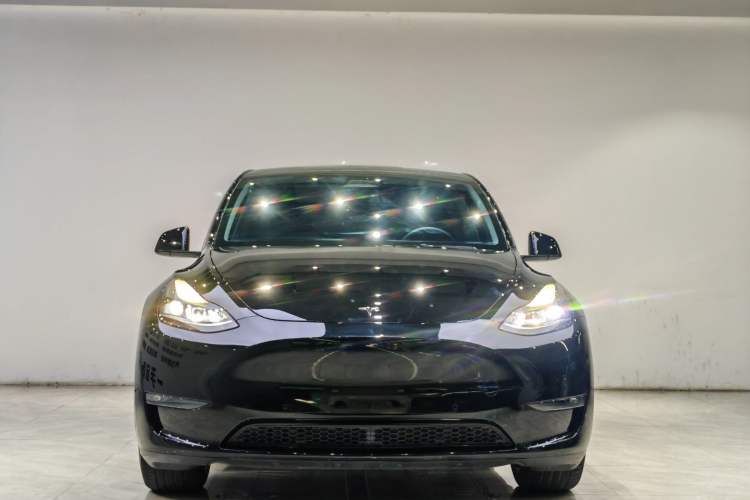 Used Tesla Model Y 2022 Long-Range All-Wheel-Drive Version Exterior 2