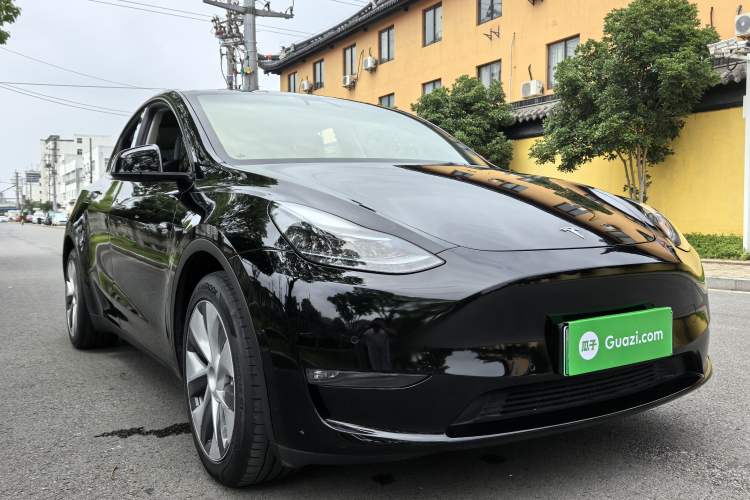 Used Tesla Model Y 2022 Long-Range All-Wheel-Drive Version Exterior 2