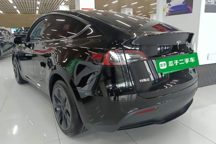 Used Tesla Model Y 2022 Long-Range All-Wheel-Drive Version Exterior 2